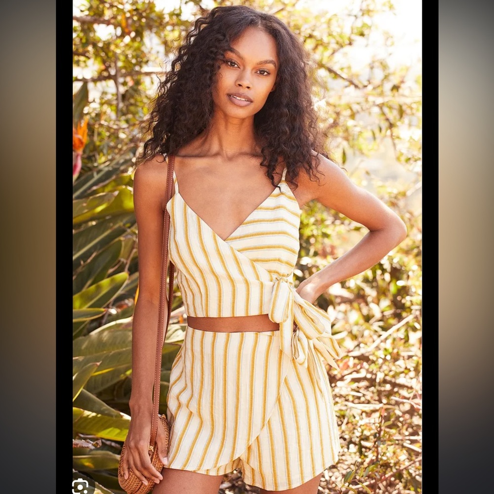 LULU’S Perfect Vacay Cream and Yellow Striped Skort